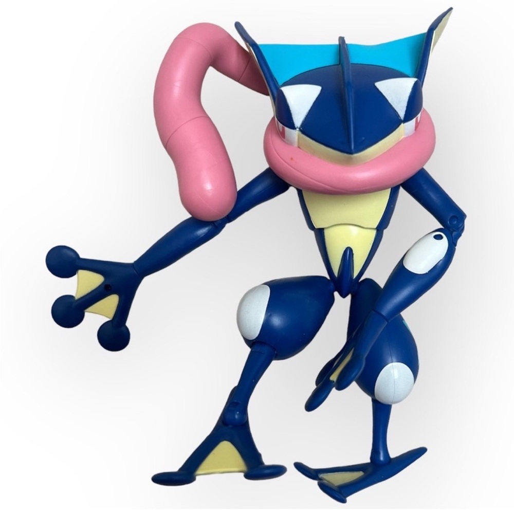 Pokémon Greninja Posable Action Figure - Picture 3 of 4
